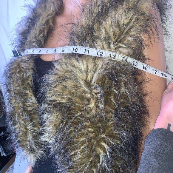 Catch Me faux fur open front vest brown & black SZ S fur vest winter/fall - Picture 7 of 9
